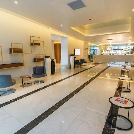 Batumi Aparthotel Orbi Twin Skyscraper Bagian luar foto