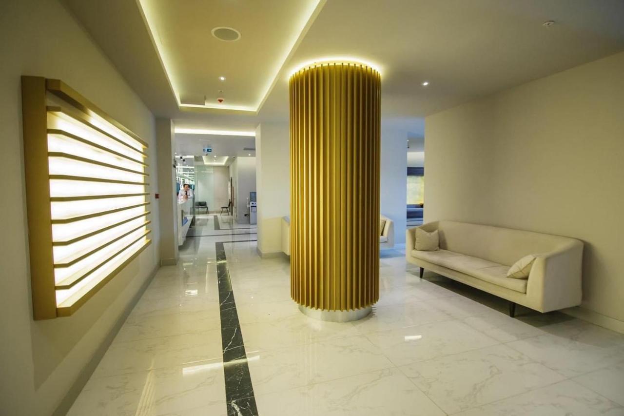 Batumi Aparthotel Orbi Twin Skyscraper Bagian luar foto