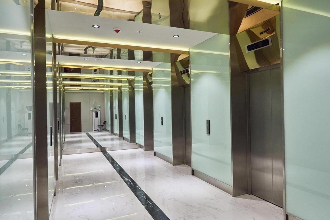 Batumi Aparthotel Orbi Twin Skyscraper Bagian luar foto